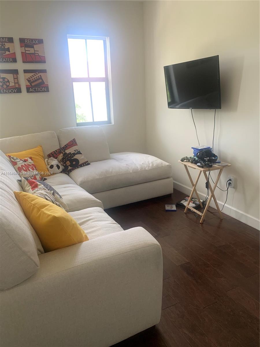 10260 NW 70th Ter 10260, Doral, Florida 33178, 3 Bedrooms Bedrooms, ,2 BathroomsBathrooms,Residential,For Sale,10260 NW 70th Ter 10260,A11554049