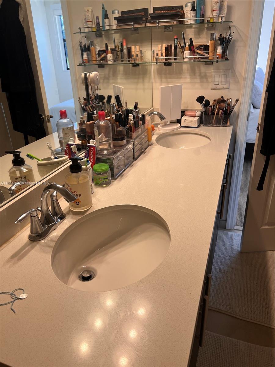 10260 NW 70th Ter 10260, Doral, Florida 33178, 3 Bedrooms Bedrooms, ,2 BathroomsBathrooms,Residential,For Sale,10260 NW 70th Ter 10260,A11554049