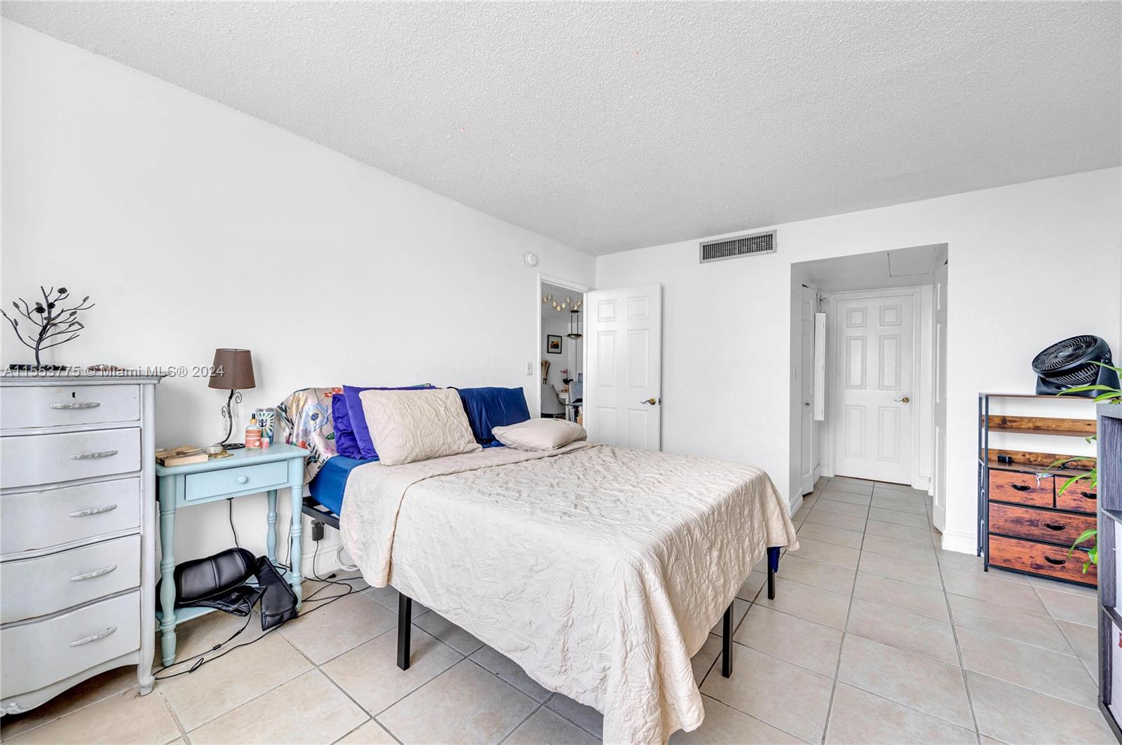 6770 Indian Creek Dr 8R, Miami Beach, Florida 33141, 1 Bedroom Bedrooms, ,1 BathroomBathrooms,Residential,For Sale,6770 Indian Creek Dr 8R,A11553775