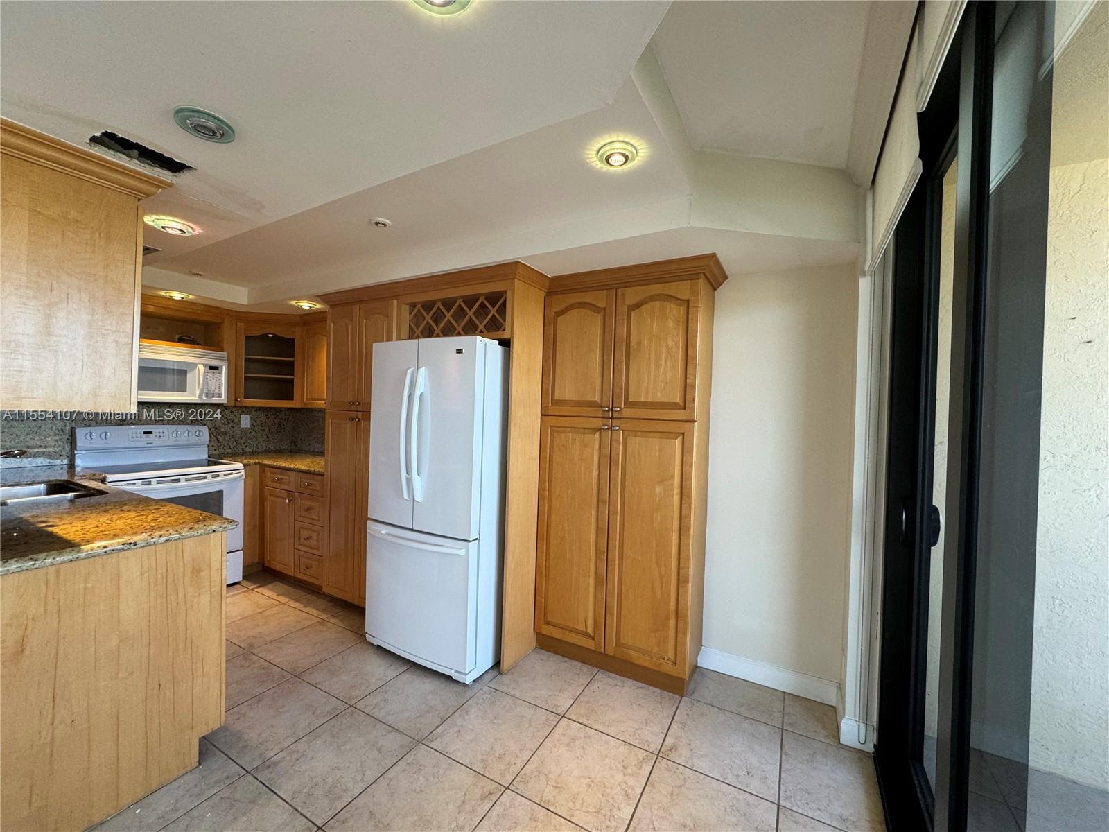 2555 Collins Ave 2002, Miami Beach, Florida 33140, 2 Bedrooms Bedrooms, ,2 BathroomsBathrooms,Residential,For Sale,2555 Collins Ave 2002,A11554107