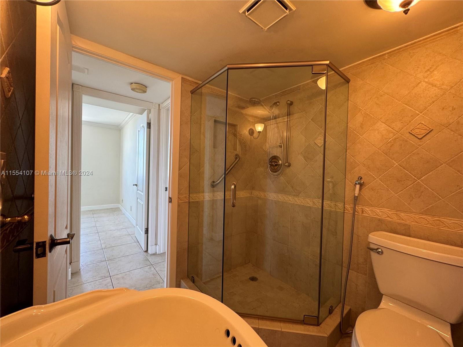 2555 Collins Ave 2002, Miami Beach, Florida 33140, 2 Bedrooms Bedrooms, ,2 BathroomsBathrooms,Residential,For Sale,2555 Collins Ave 2002,A11554107