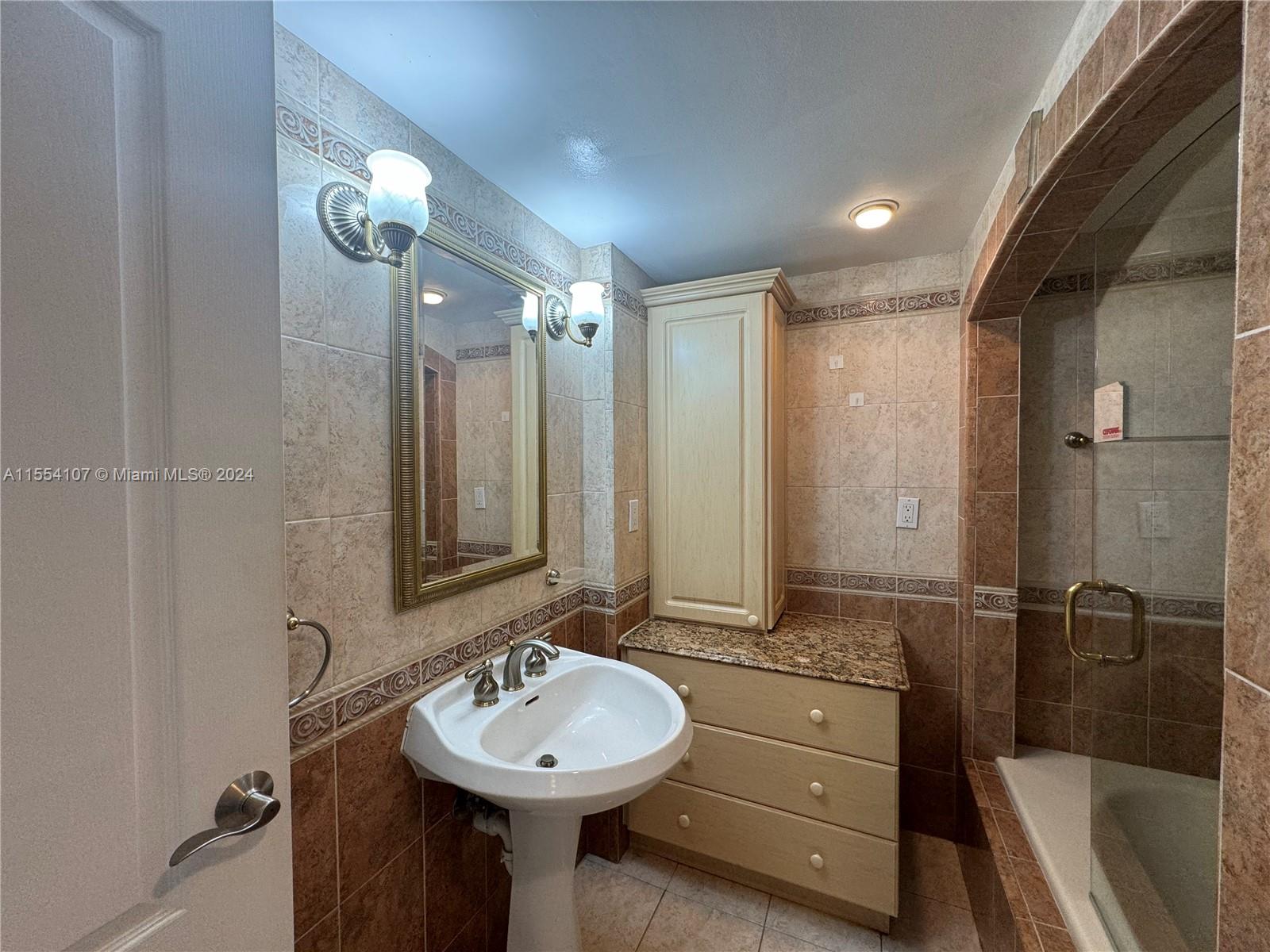 2555 Collins Ave 2002, Miami Beach, Florida 33140, 2 Bedrooms Bedrooms, ,2 BathroomsBathrooms,Residential,For Sale,2555 Collins Ave 2002,A11554107