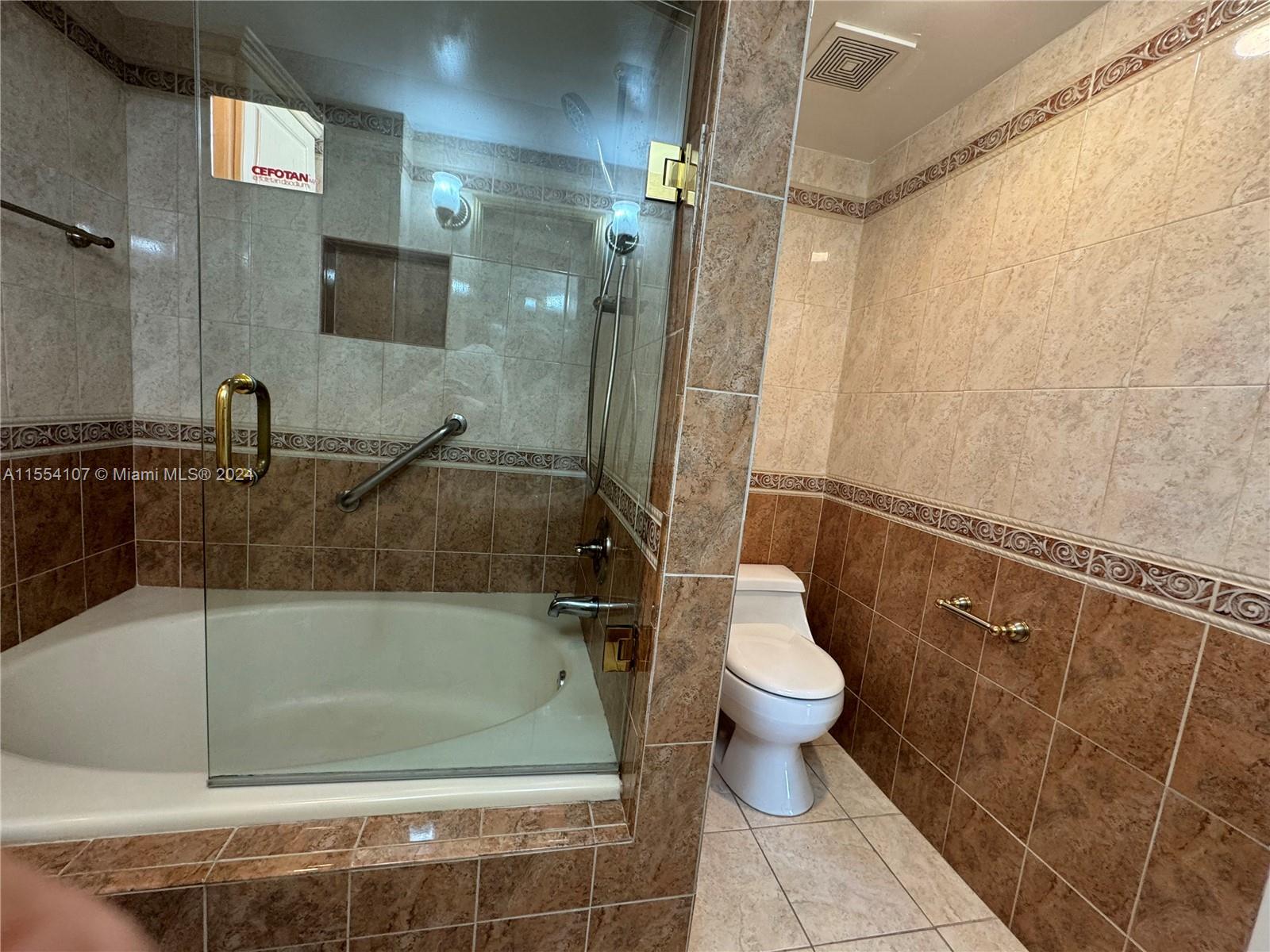 2555 Collins Ave 2002, Miami Beach, Florida 33140, 2 Bedrooms Bedrooms, ,2 BathroomsBathrooms,Residential,For Sale,2555 Collins Ave 2002,A11554107