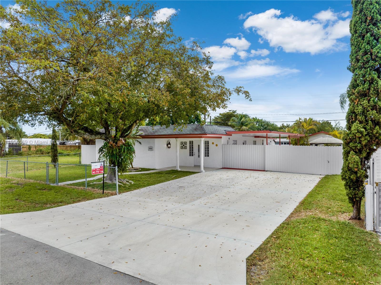 15000 Leisure Dr, Homestead, Florida 33033, 3 Bedrooms Bedrooms, ,2 BathroomsBathrooms,Residential,For Sale,15000 Leisure Dr,A11554069