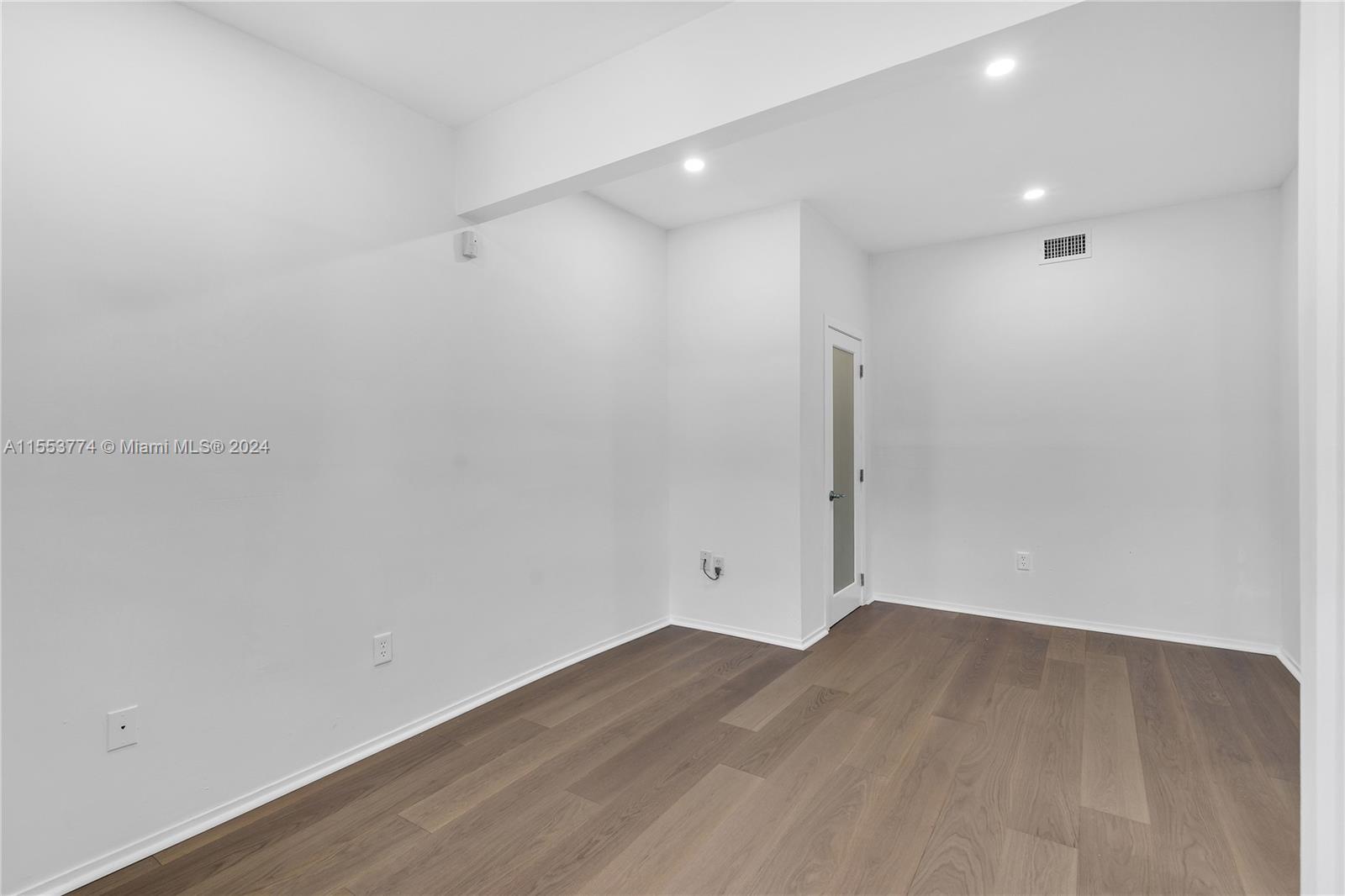 1600 Michigan Ave 2, Miami Beach, Florida 33139, 2 Bedrooms Bedrooms, ,2 BathroomsBathrooms,Residential,For Sale,1600 Michigan Ave 2,A11553774