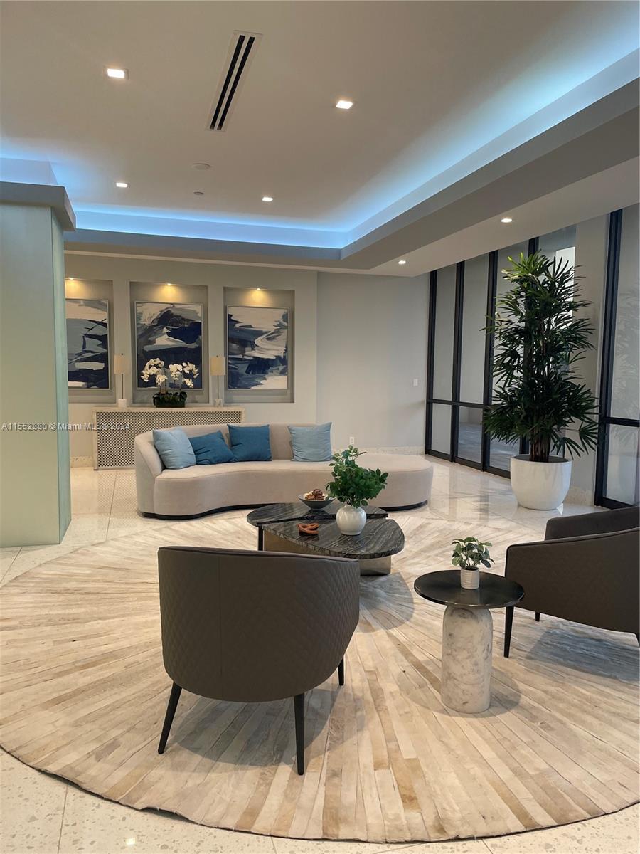 20301 W Country Club Dr 825, Aventura, Florida 33180, 1 Bedroom Bedrooms, ,1 BathroomBathrooms,Residential,For Sale,20301 W Country Club Dr 825,A11552880