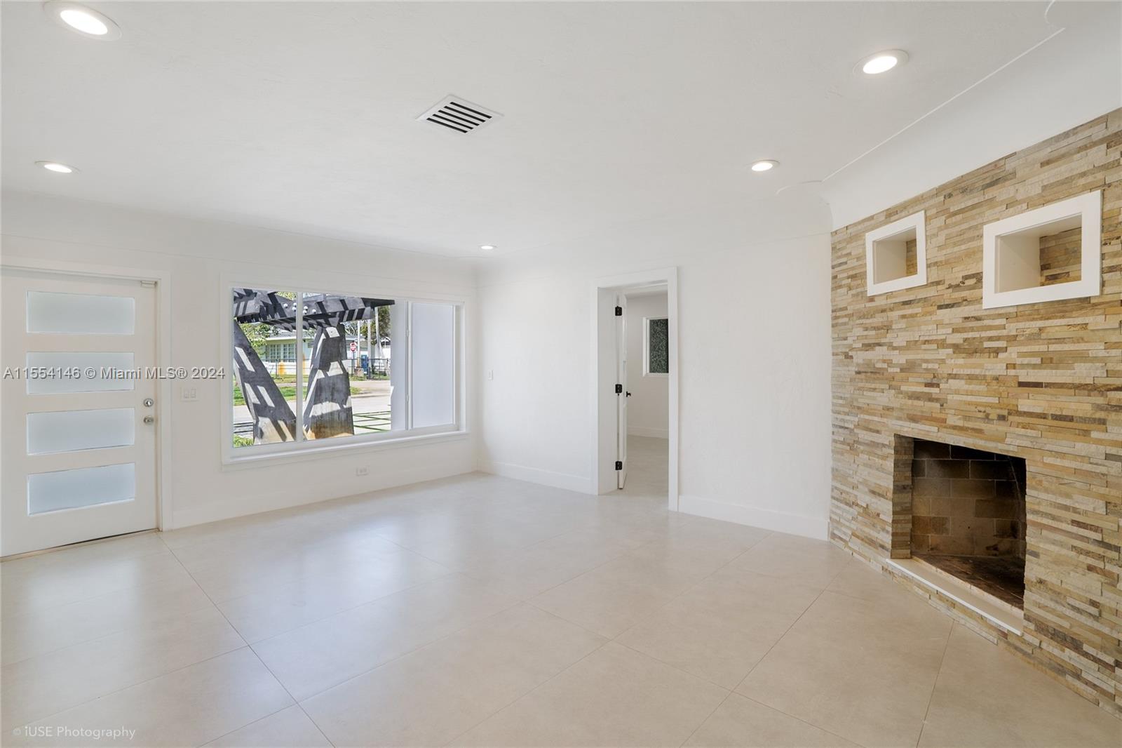 1406 NE 18th Ave, Fort Lauderdale, Florida 33304, 3 Bedrooms Bedrooms, ,3 BathroomsBathrooms,Residential,For Sale,1406 NE 18th Ave,A11554146