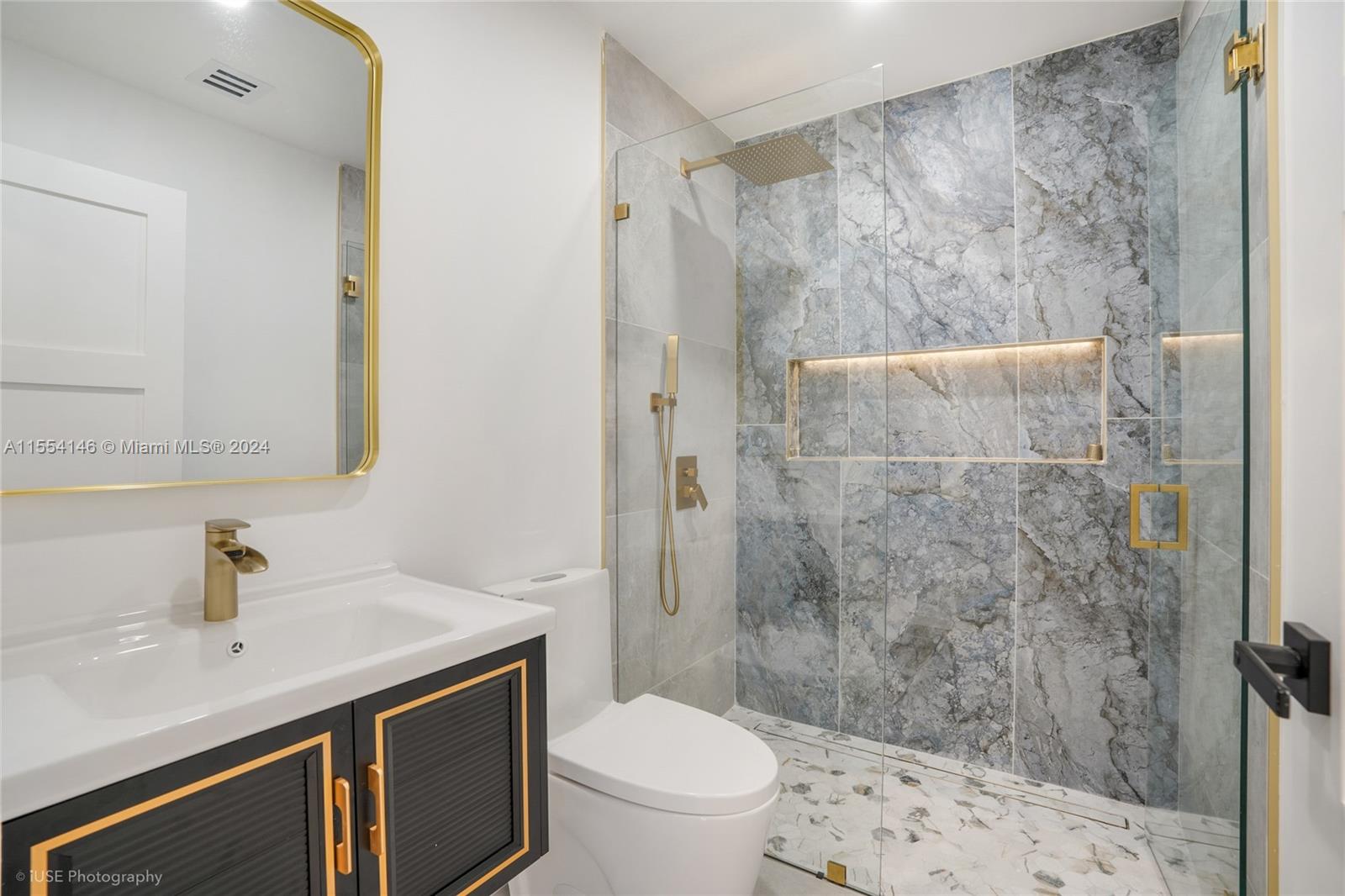 1406 NE 18th Ave, Fort Lauderdale, Florida 33304, 3 Bedrooms Bedrooms, ,3 BathroomsBathrooms,Residential,For Sale,1406 NE 18th Ave,A11554146