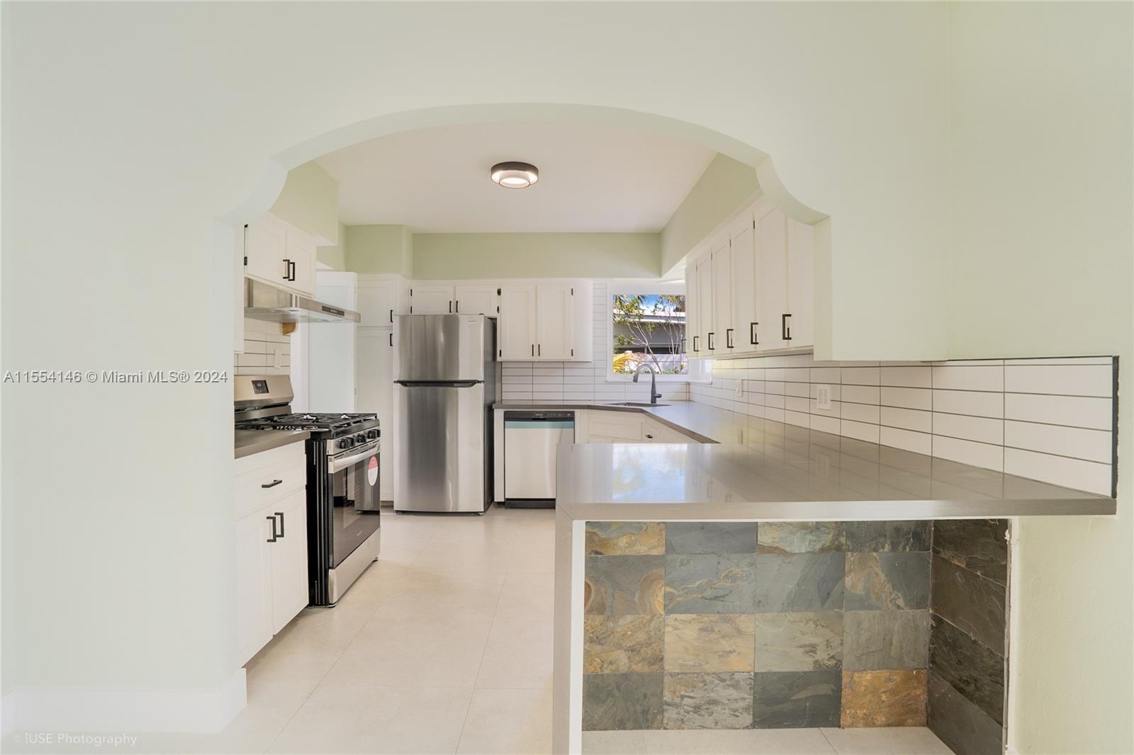 1406 NE 18th Ave, Fort Lauderdale, Florida 33304, 3 Bedrooms Bedrooms, ,3 BathroomsBathrooms,Residential,For Sale,1406 NE 18th Ave,A11554146