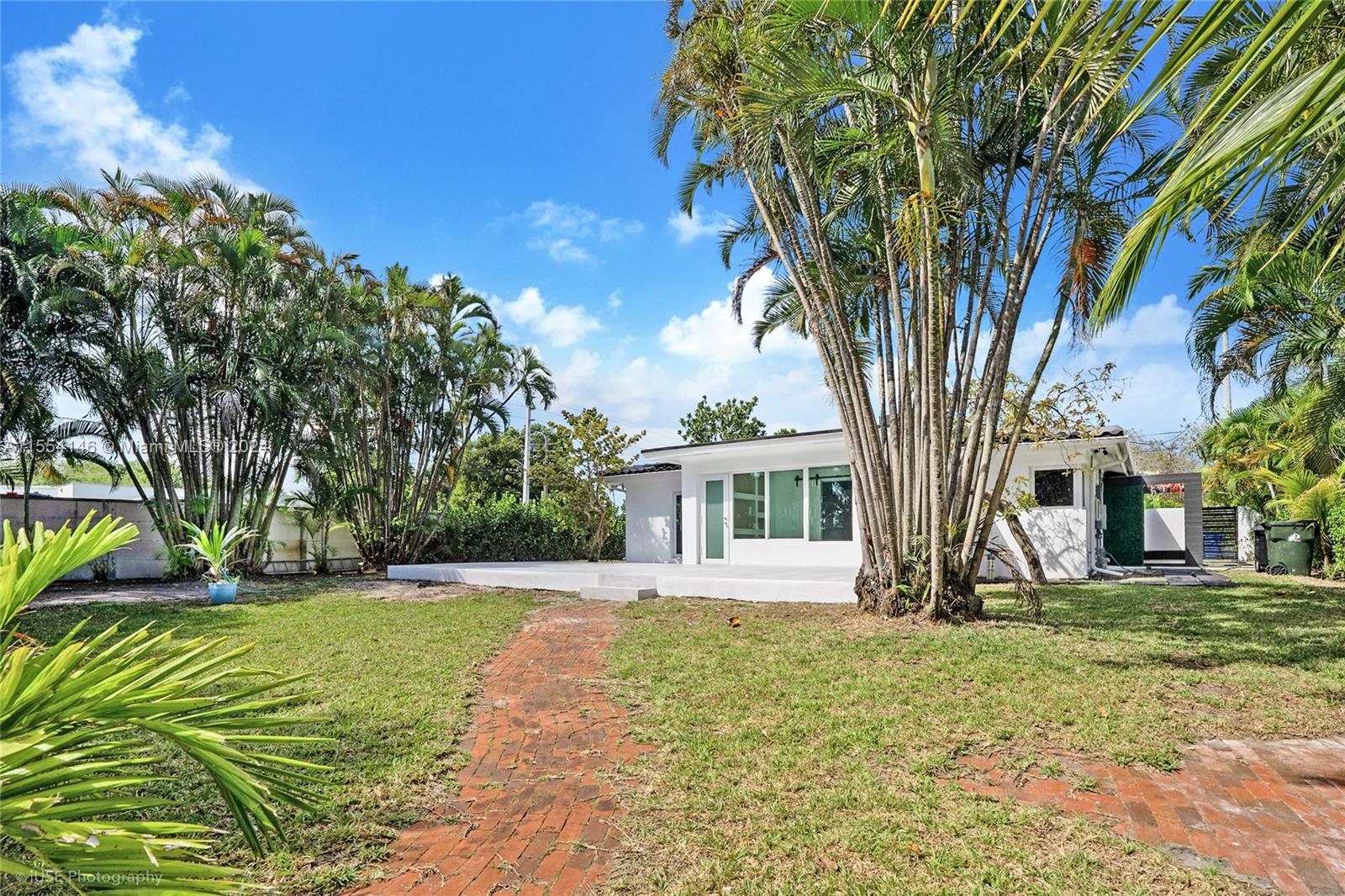 1406 NE 18th Ave, Fort Lauderdale, Florida 33304, 3 Bedrooms Bedrooms, ,3 BathroomsBathrooms,Residential,For Sale,1406 NE 18th Ave,A11554146