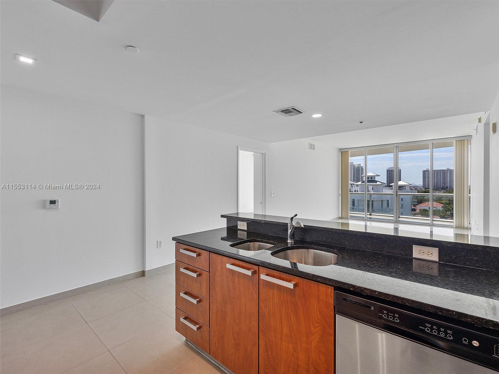 3131 NE 188th St 2-1109, Aventura, Florida 33180, 2 Bedrooms Bedrooms, ,2 BathroomsBathrooms,Residential,For Sale,3131 NE 188th St 2-1109,A11553114