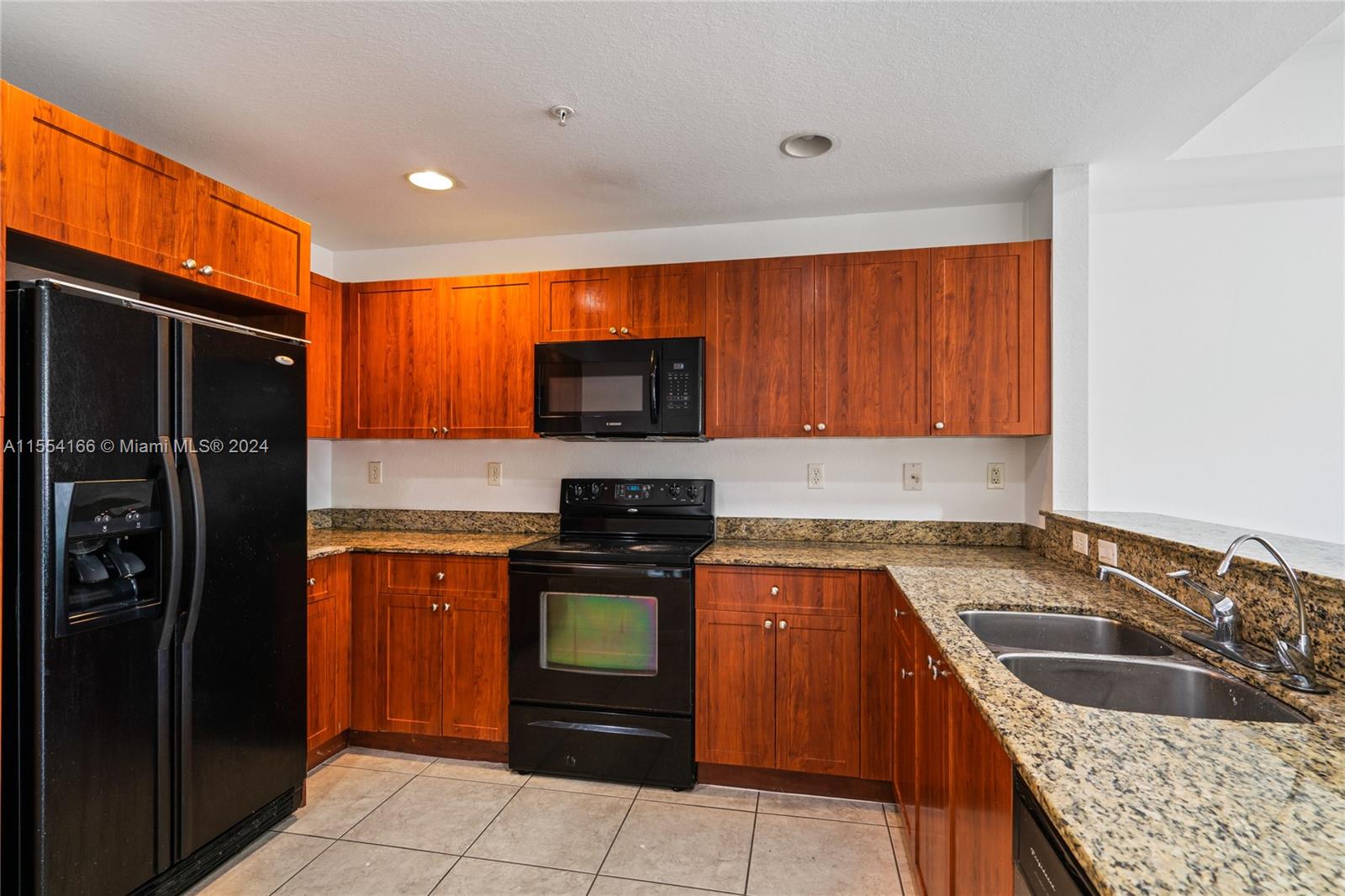 10850 NW 89th Ter 102-5, Doral, Florida 33178, 3 Bedrooms Bedrooms, ,2 BathroomsBathrooms,Residential,For Sale,10850 NW 89th Ter 102-5,A11554166