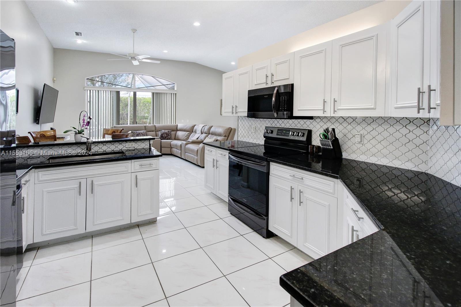 7671 NW 87th Ter, Tamarac, Florida 33321, 3 Bedrooms Bedrooms, ,2 BathroomsBathrooms,Residential,For Sale,7671 NW 87th Ter,A11553165