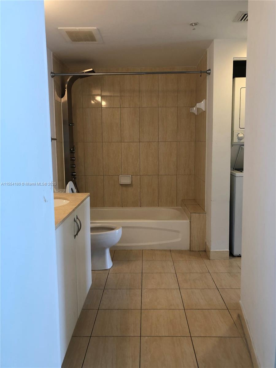 1750 N Bayshore Dr 1612, Miami, Florida 33132, 1 Bedroom Bedrooms, ,1 BathroomBathrooms,Residential,For Sale,1750 N Bayshore Dr 1612,A11554180
