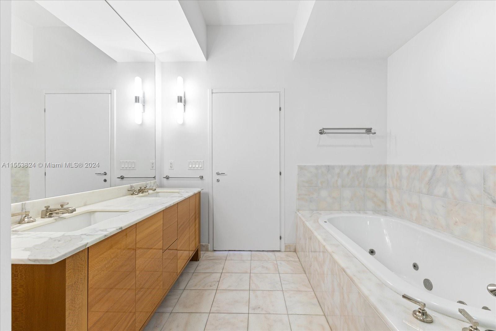 50 S Pointe Dr 1207, Miami Beach, Florida 33139, 2 Bedrooms Bedrooms, ,2 BathroomsBathrooms,Residential,For Sale,50 S Pointe Dr 1207,A11553824