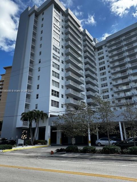 137  Golden Isles Dr #512 For Sale A11553436, FL