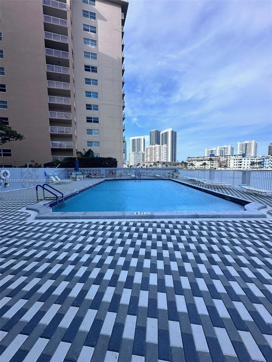 137 Golden Isles Dr 512, Hallandale Beach, Florida 33009, 1 Bedroom Bedrooms, ,1 BathroomBathrooms,Residentiallease,For Rent,137 Golden Isles Dr 512,A11553436