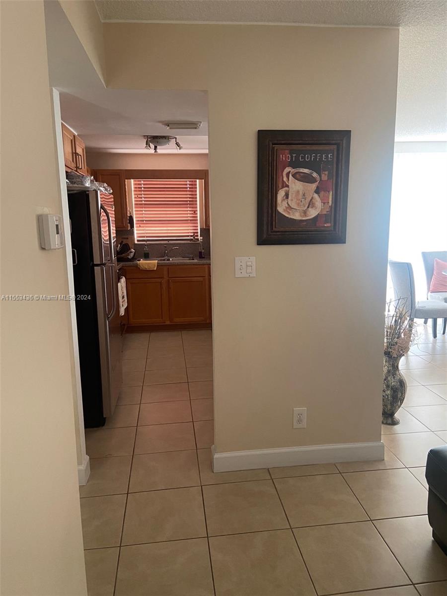 137 Golden Isles Dr 512, Hallandale Beach, Florida 33009, 1 Bedroom Bedrooms, ,1 BathroomBathrooms,Residentiallease,For Rent,137 Golden Isles Dr 512,A11553436