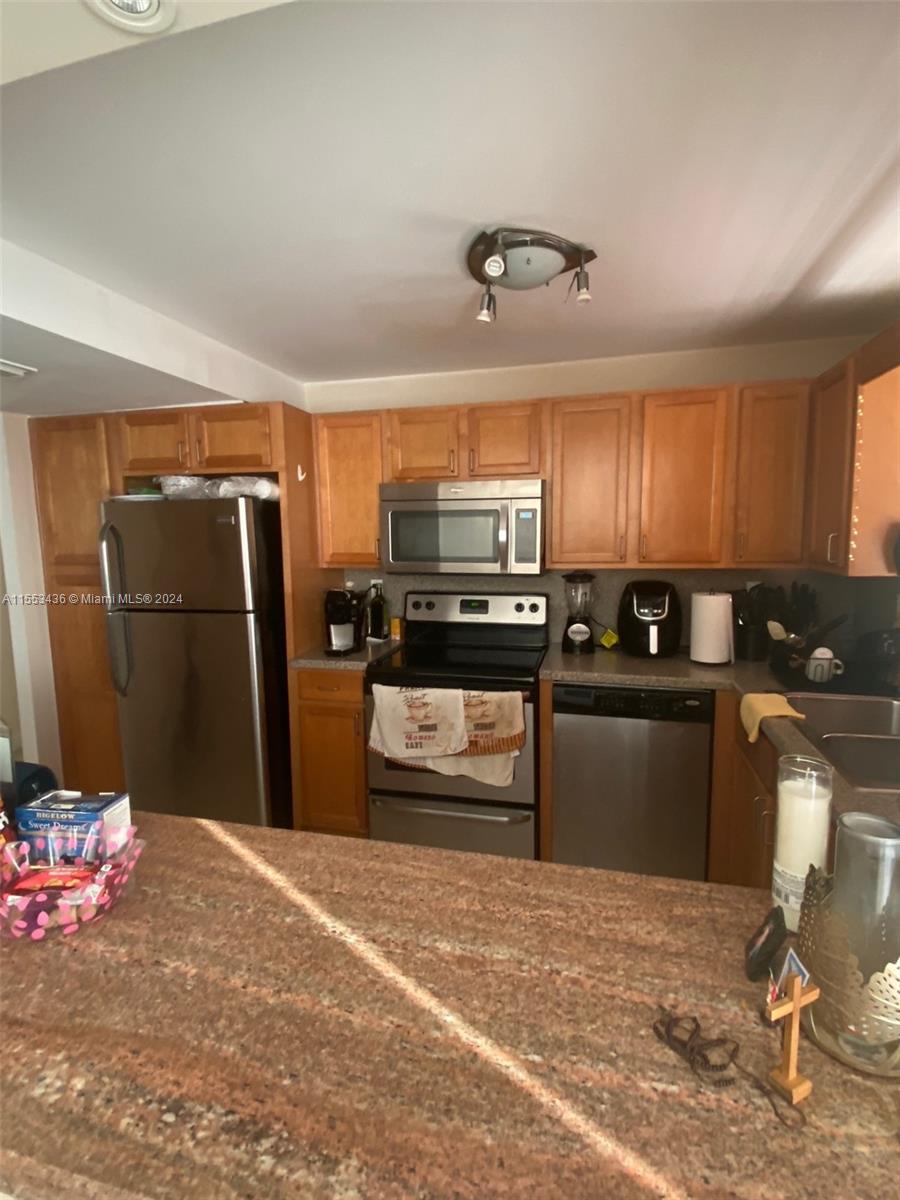 137 Golden Isles Dr 512, Hallandale Beach, Florida 33009, 1 Bedroom Bedrooms, ,1 BathroomBathrooms,Residentiallease,For Rent,137 Golden Isles Dr 512,A11553436