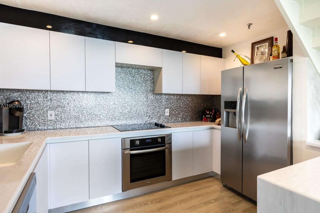 1000 Venetian Way 810, Miami Beach, Florida 33139, 1 Bedroom Bedrooms, ,1 BathroomBathrooms,Residential,For Sale,1000 Venetian Way 810,A11552997