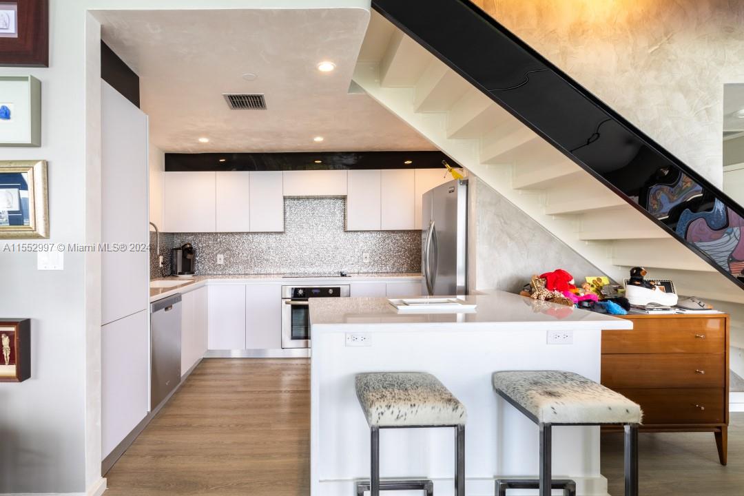 1000 Venetian Way 810, Miami Beach, Florida 33139, 1 Bedroom Bedrooms, ,1 BathroomBathrooms,Residential,For Sale,1000 Venetian Way 810,A11552997