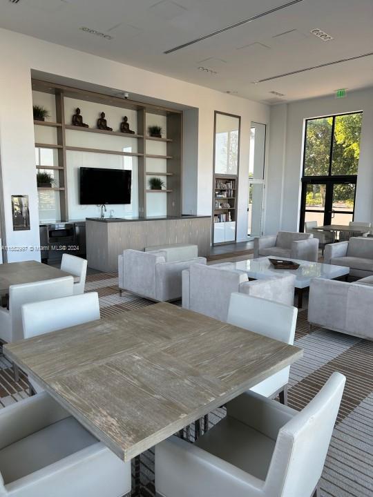 1000 Venetian Way 810, Miami Beach, Florida 33139, 1 Bedroom Bedrooms, ,1 BathroomBathrooms,Residential,For Sale,1000 Venetian Way 810,A11552997