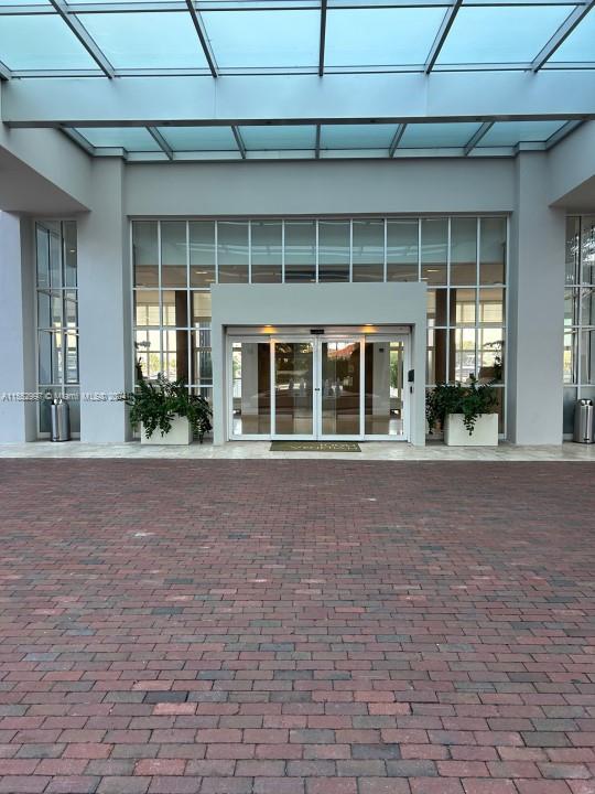 1000 Venetian Way 810, Miami Beach, Florida 33139, 1 Bedroom Bedrooms, ,1 BathroomBathrooms,Residential,For Sale,1000 Venetian Way 810,A11552997