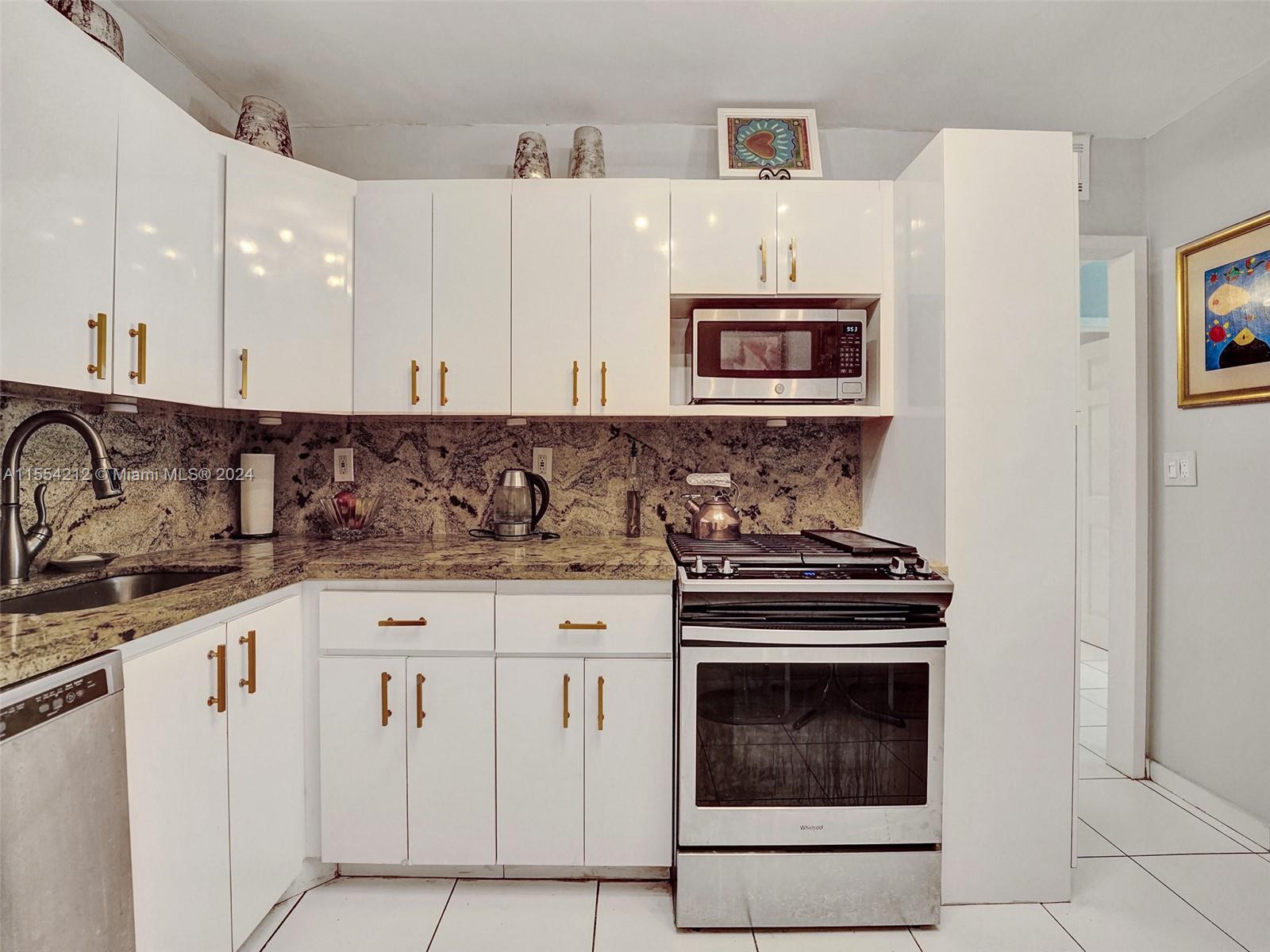 3140 S Ocean Dr 901, Hallandale Beach, Florida 33009, 1 Bedroom Bedrooms, ,1 BathroomBathrooms,Residential,For Sale,3140 S Ocean Dr 901,A11554212