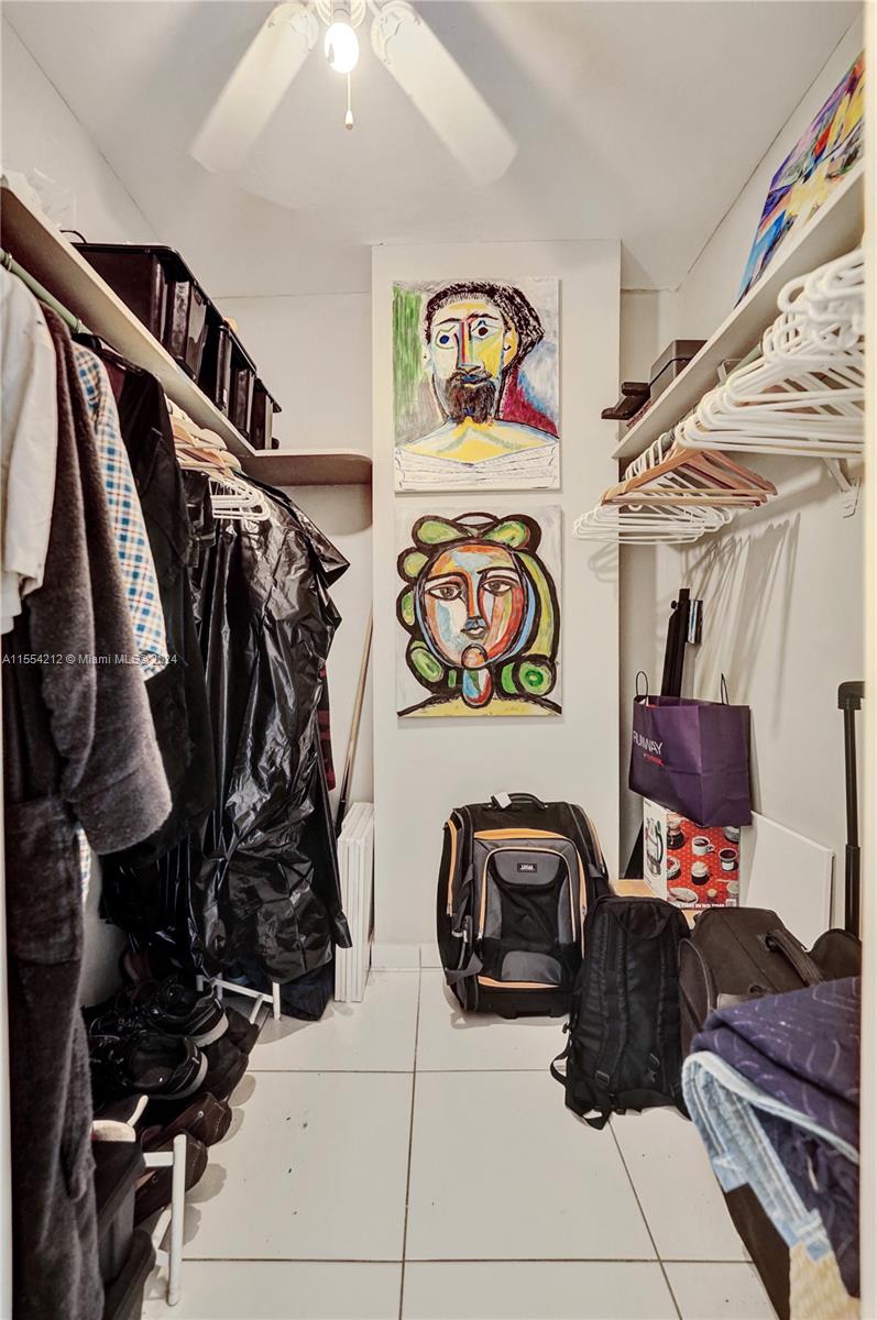 3140 S Ocean Dr 901, Hallandale Beach, Florida 33009, 1 Bedroom Bedrooms, ,1 BathroomBathrooms,Residential,For Sale,3140 S Ocean Dr 901,A11554212