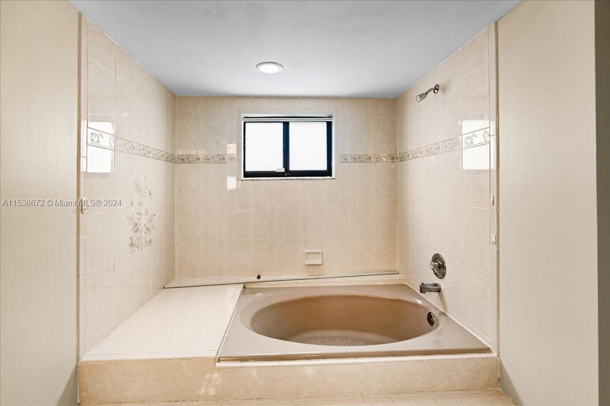 1672 N Goldeneye Ln, Homestead, Florida 33035, 4 Bedrooms Bedrooms, ,3 BathroomsBathrooms,Residential,For Sale,1672 N Goldeneye Ln,A11538672