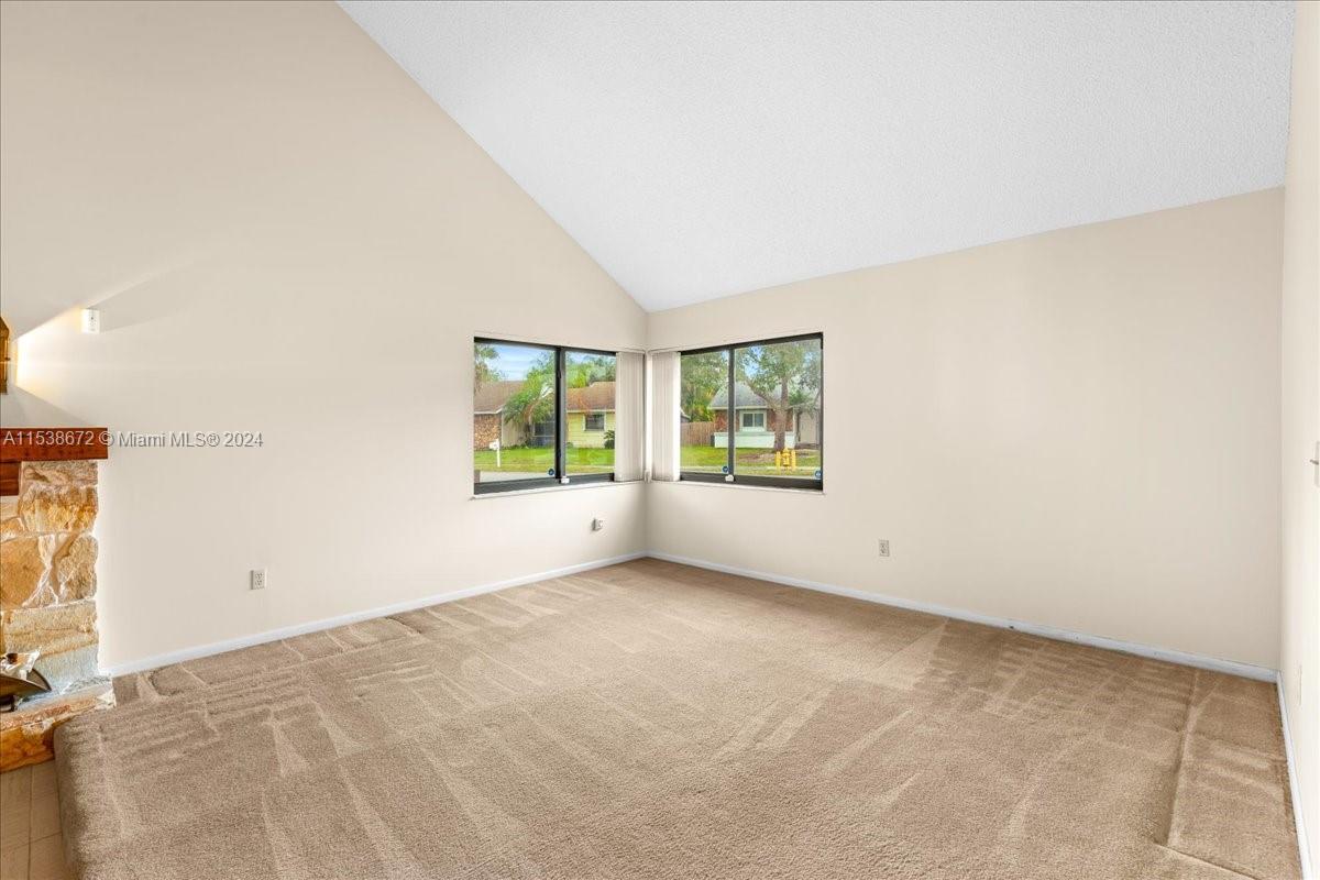 1672 N Goldeneye Ln, Homestead, Florida 33035, 4 Bedrooms Bedrooms, ,3 BathroomsBathrooms,Residential,For Sale,1672 N Goldeneye Ln,A11538672