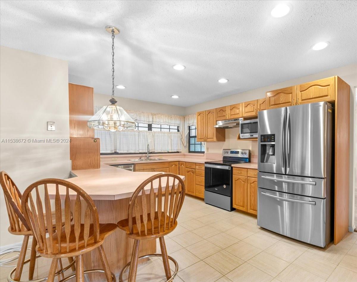 1672 N Goldeneye Ln, Homestead, Florida 33035, 4 Bedrooms Bedrooms, ,3 BathroomsBathrooms,Residential,For Sale,1672 N Goldeneye Ln,A11538672