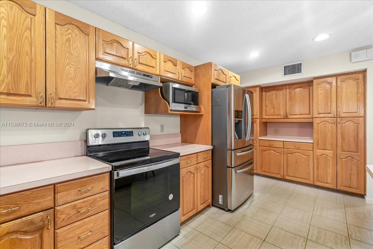 1672 N Goldeneye Ln, Homestead, Florida 33035, 4 Bedrooms Bedrooms, ,3 BathroomsBathrooms,Residential,For Sale,1672 N Goldeneye Ln,A11538672