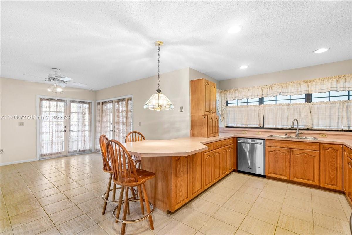 1672 N Goldeneye Ln, Homestead, Florida 33035, 4 Bedrooms Bedrooms, ,3 BathroomsBathrooms,Residential,For Sale,1672 N Goldeneye Ln,A11538672