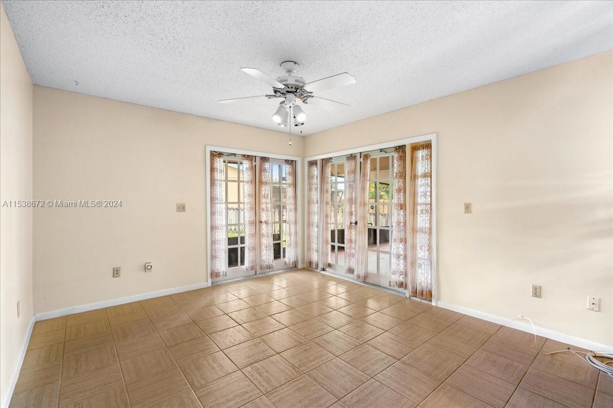 1672 N Goldeneye Ln, Homestead, Florida 33035, 4 Bedrooms Bedrooms, ,3 BathroomsBathrooms,Residential,For Sale,1672 N Goldeneye Ln,A11538672