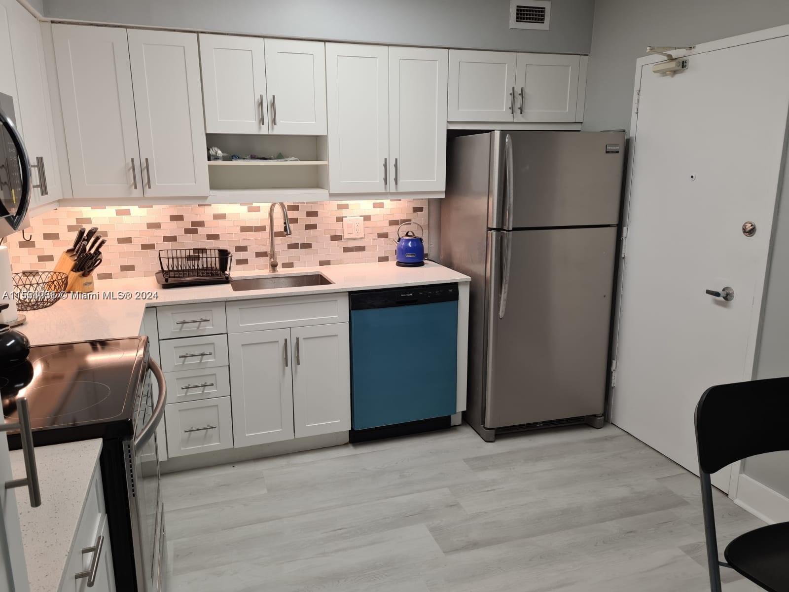 5151 Collins Ave 427, Miami Beach, Florida 33140, 1 Bedroom Bedrooms, ,1 BathroomBathrooms,Residential,For Sale,5151 Collins Ave 427,A11554231