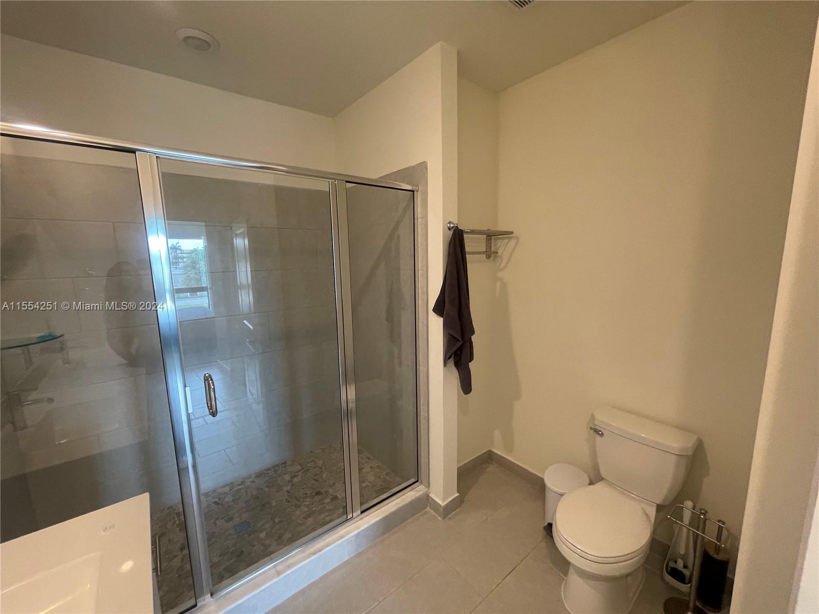 8167 NW 41st St E-203, Doral, Florida 33166, 3 Bedrooms Bedrooms, ,2 BathroomsBathrooms,Residentiallease,For Rent,8167 NW 41st St E-203,A11554251