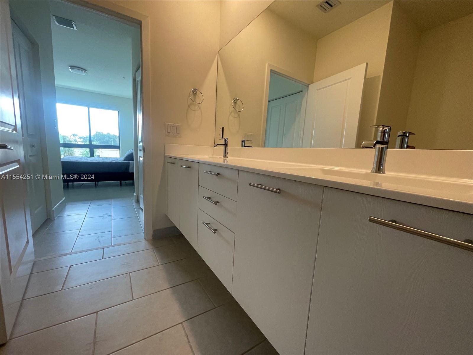 8167 NW 41st St E-203, Doral, Florida 33166, 3 Bedrooms Bedrooms, ,2 BathroomsBathrooms,Residentiallease,For Rent,8167 NW 41st St E-203,A11554251