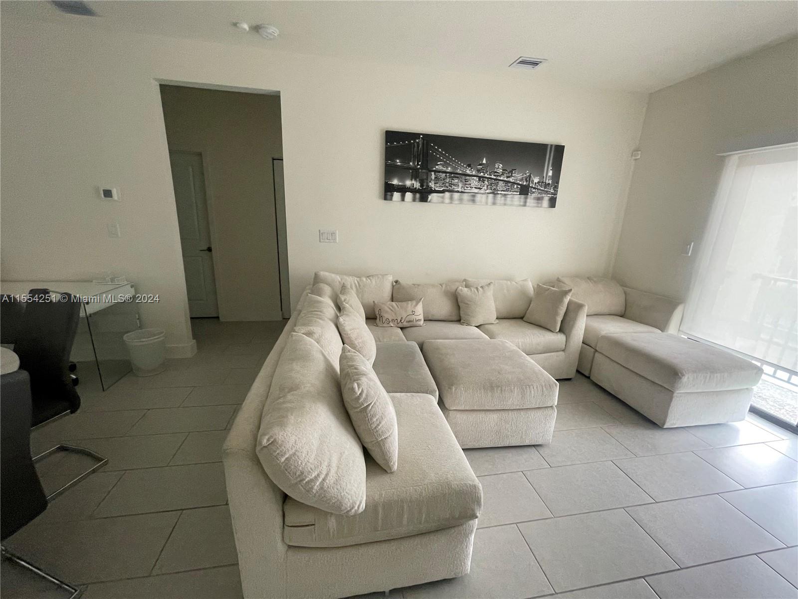 8167 NW 41st St E-203, Doral, Florida 33166, 3 Bedrooms Bedrooms, ,2 BathroomsBathrooms,Residentiallease,For Rent,8167 NW 41st St E-203,A11554251