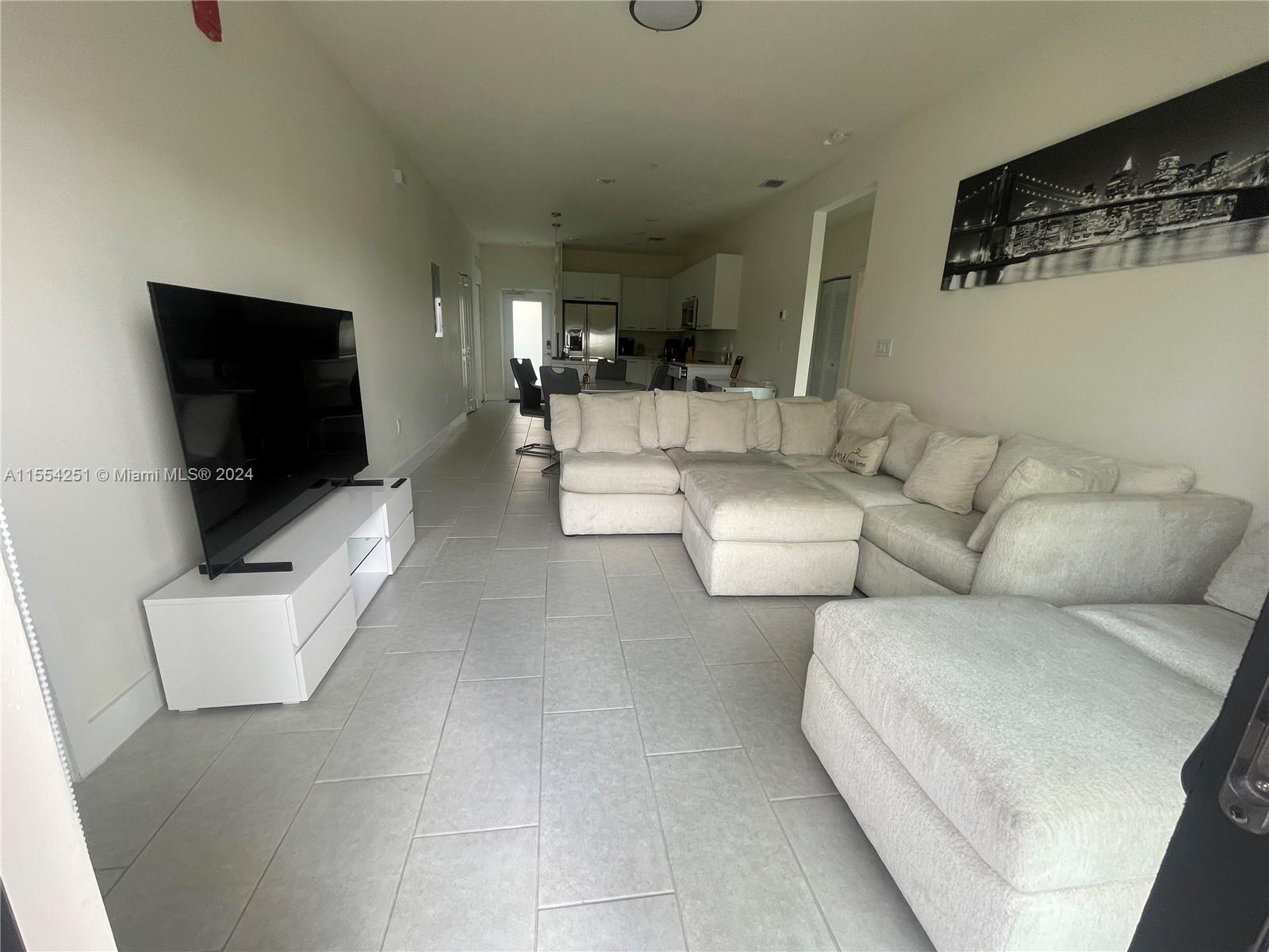 8167 NW 41st St E-203, Doral, Florida 33166, 3 Bedrooms Bedrooms, ,2 BathroomsBathrooms,Residentiallease,For Rent,8167 NW 41st St E-203,A11554251