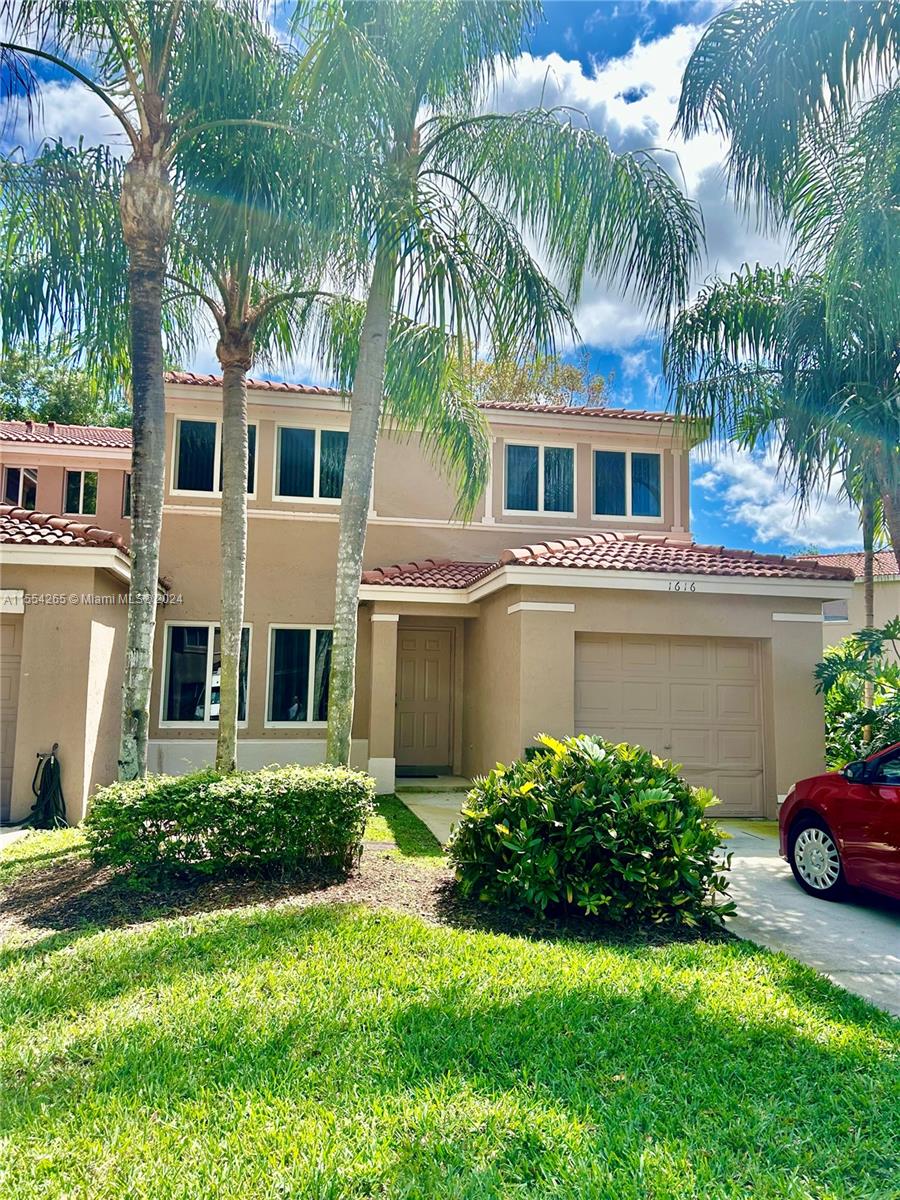 1616 W Harmony Lake Cir, Davie, FL 33324