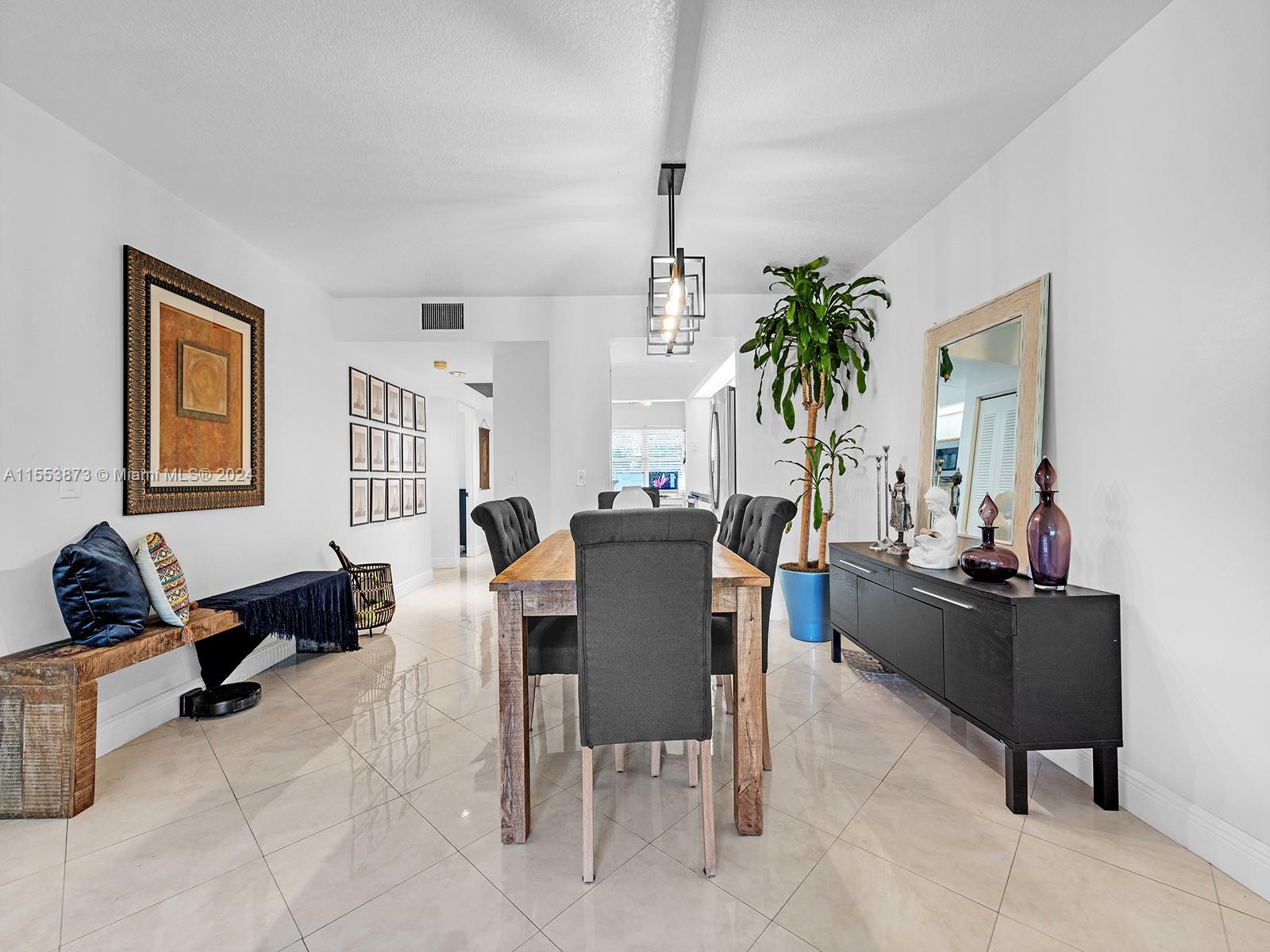 900 SW 125th Way 304R, Pembroke Pines, Florida 33027, 2 Bedrooms Bedrooms, ,2 BathroomsBathrooms,Residential,For Sale,900 SW 125th Way 304R,A11553873