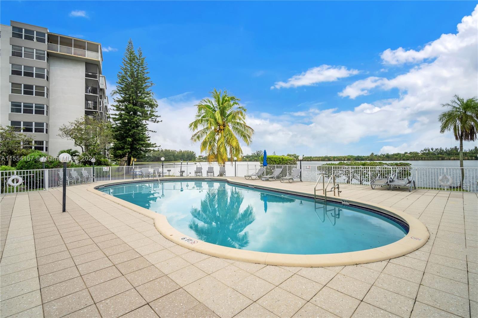1075 NE Miami Gardens Dr 807, Miami Gardens, Florida 33179, 4 Bedrooms Bedrooms, ,2 BathroomsBathrooms,Residential,For Sale,1075 NE Miami Gardens Dr 807,A11554157