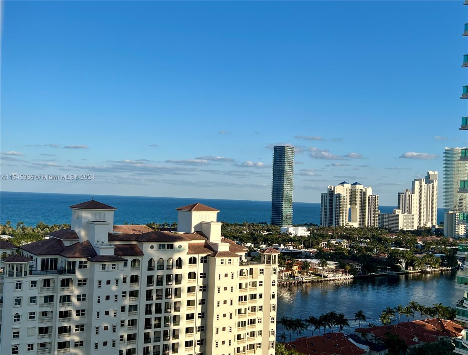 20185 E Country Club Dr 2104, Aventura, Florida 33180, 3 Bedrooms Bedrooms, ,2 BathroomsBathrooms,Residential,For Sale,20185 E Country Club Dr 2104,A11545366