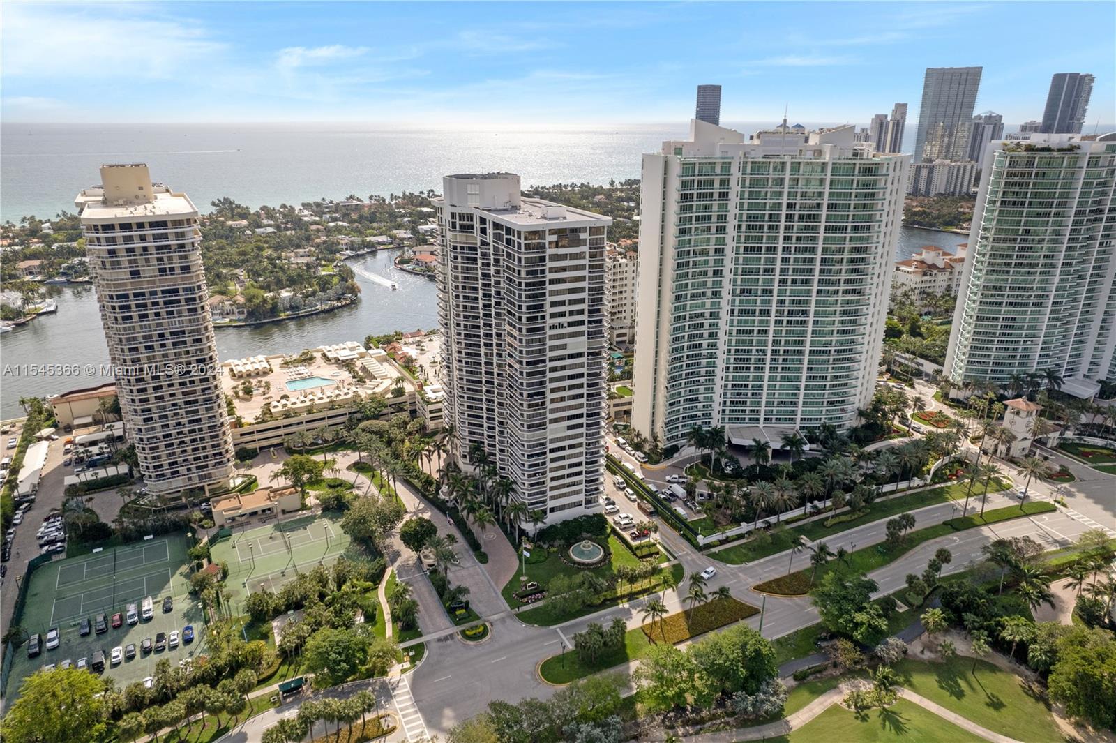 20185 E Country Club Dr 2104, Aventura, Florida 33180, 3 Bedrooms Bedrooms, ,2 BathroomsBathrooms,Residential,For Sale,20185 E Country Club Dr 2104,A11545366