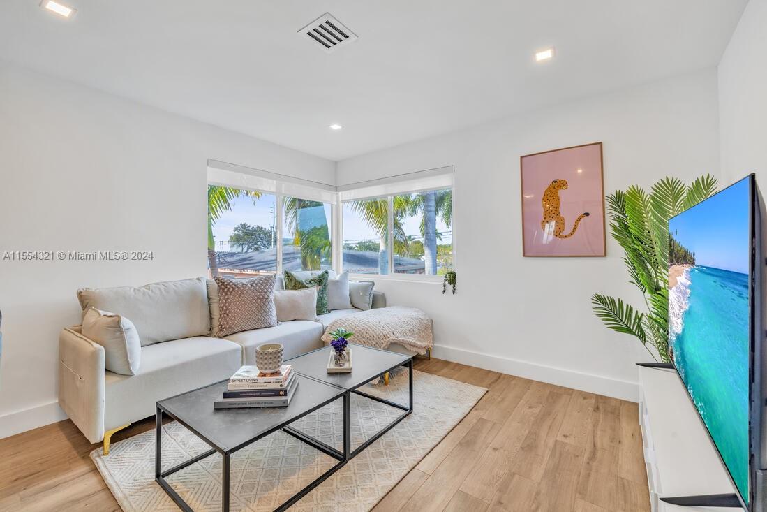 101 SW 4th Ave, Hallandale Beach, Florida 33009, ,Commercialsale,For Sale,101 SW 4th Ave,A11554321