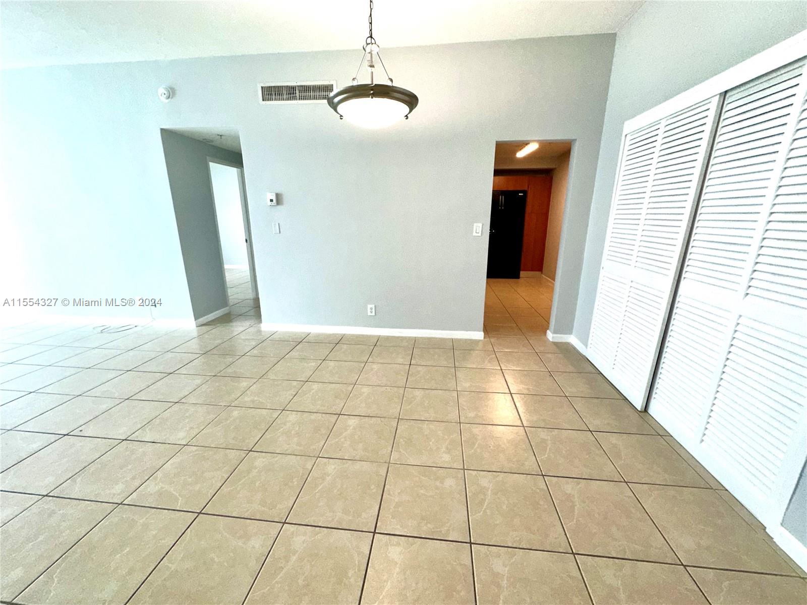 3001 S Ocean Dr 1619, Hollywood, Florida 33019, 1 Bedroom Bedrooms, ,1 BathroomBathrooms,Residential,For Sale,3001 S Ocean Dr 1619,A11554327