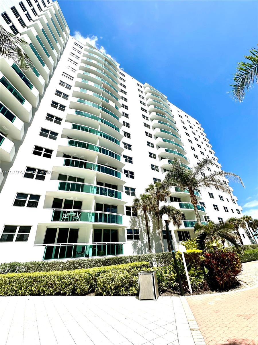 3001 S Ocean Dr 1619, Hollywood, Florida 33019, 1 Bedroom Bedrooms, ,1 BathroomBathrooms,Residential,For Sale,3001 S Ocean Dr 1619,A11554327
