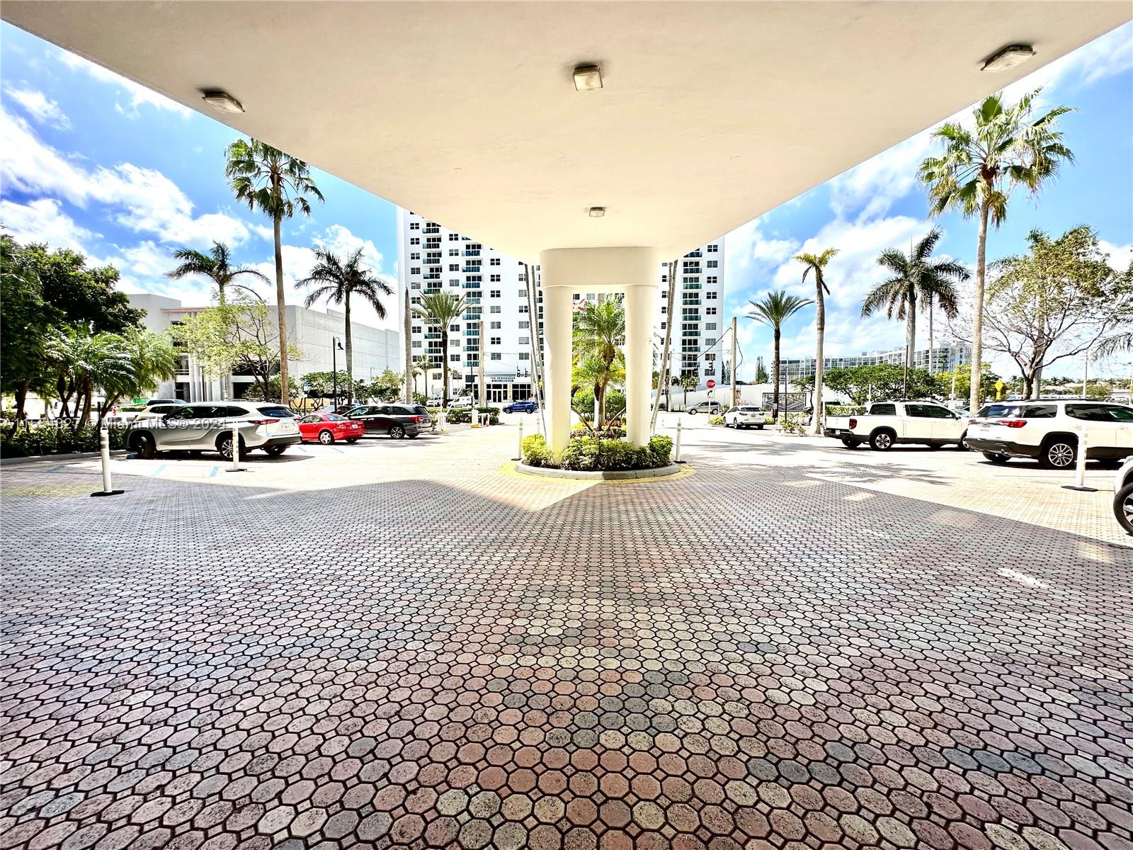 3001 S Ocean Dr 1619, Hollywood, Florida 33019, 1 Bedroom Bedrooms, ,1 BathroomBathrooms,Residential,For Sale,3001 S Ocean Dr 1619,A11554327