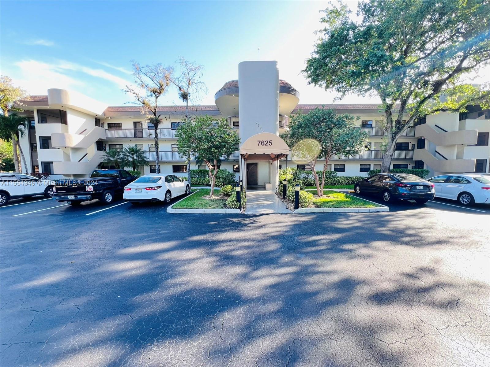 7625 NW 79th Ave 101, Tamarac, Florida 33321, 2 Bedrooms Bedrooms, ,2 BathroomsBathrooms,Residential,For Sale,7625 NW 79th Ave 101,A11554349